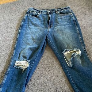 High waisted ripped jeans